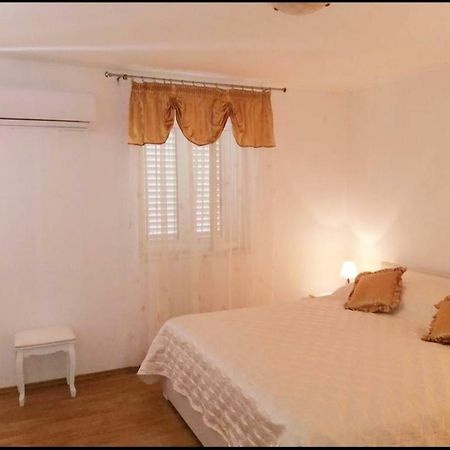 Apartman Perina 트로기르 외부 사진